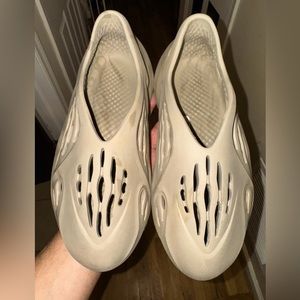 Adidas Yeezy Foam RNNR Stone Sage